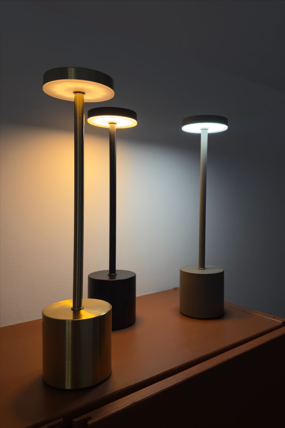 VelvetGlow Modern Cordless LED Table Lamp – Minimalist Rechargeable Ambient Light