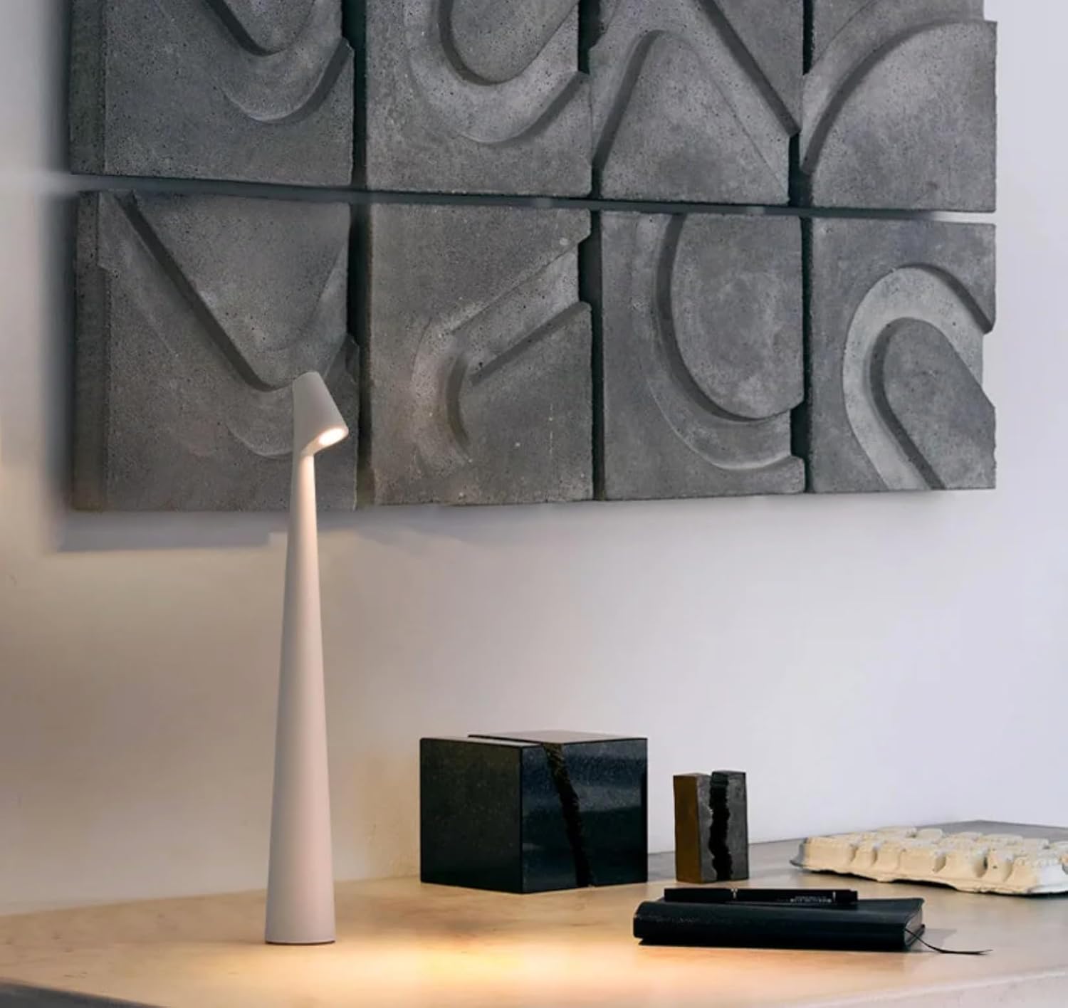 AuraStem™ Modern Minimalist LED Desk Lamp – Rechargeable Touch Control, 3 Brightness Levels, Multi-Color Slim Design